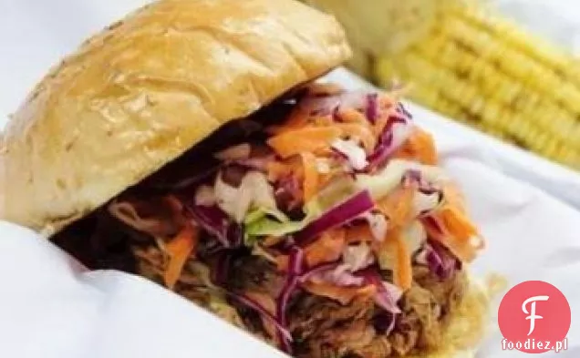 Kanapki z grilla wieprzowego z surówką