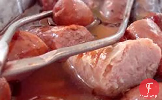 Kiełbaski wieprzowe z karmelizowanym sosem cebulowym