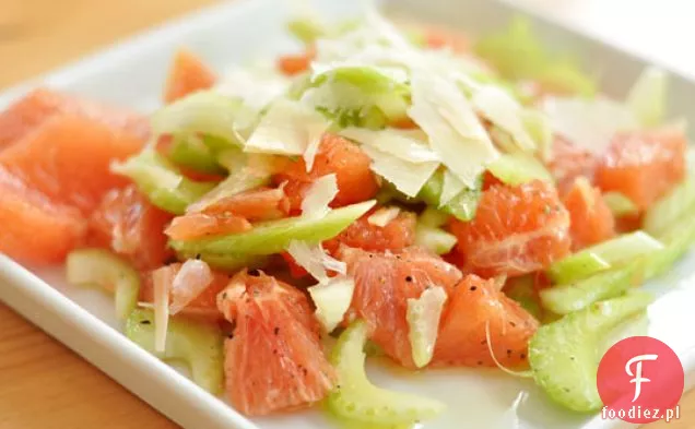 Sałatka Z Selera I Grejpfruta Z Parmezanem