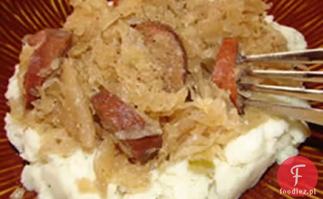 Wolnoopalacz kiszona kapusta i kiełbasa