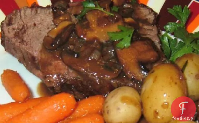 Pieczony filet wołowy z sosem Grzybowo-estragonowym