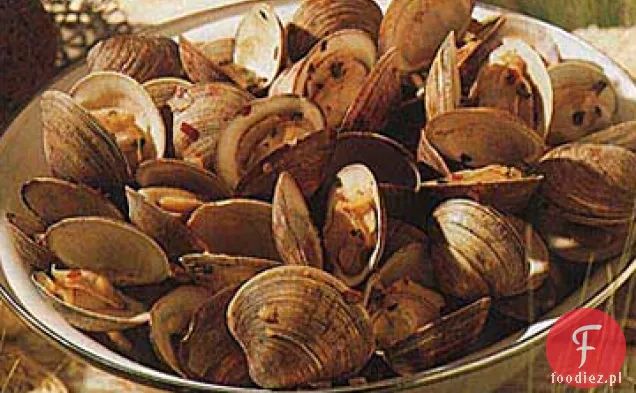 Małże i homary gotowane na parze z masłem Szalotkowym, kukurydzą, kiełbasą i ziemniakami