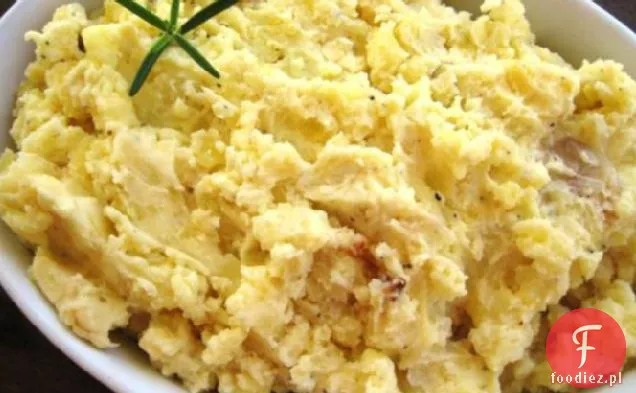 Puree ziemniaczane z pieczonym czosnkiem i szalotką