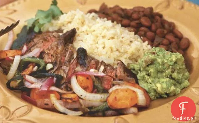 Pan-Seared Spódnica stek z Chiles Poblano i cebuli