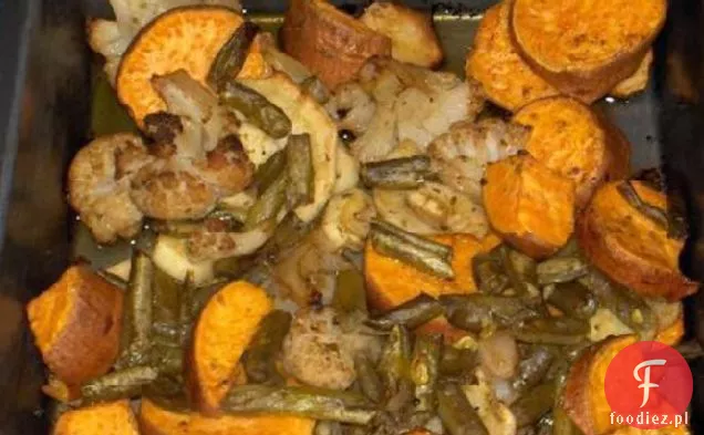 Łatwa jedna taca pieczona cebula i warzywa korzeniowe