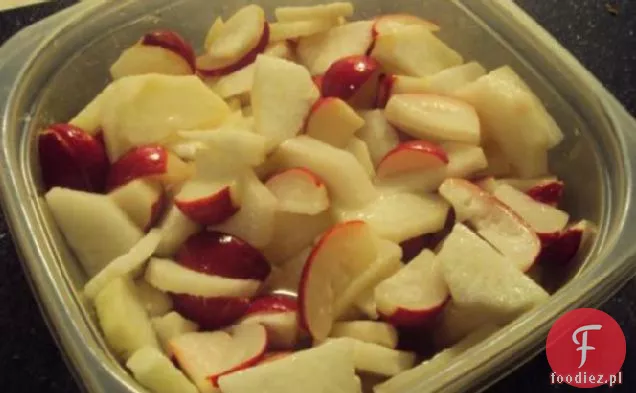 Marynowany Daikon i czerwona rzodkiewka z imbirem
