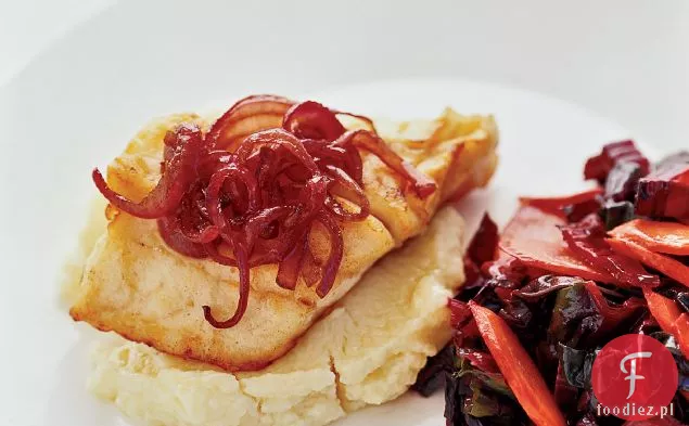 Smażony Lucjan z maślanym puree z pasternaku