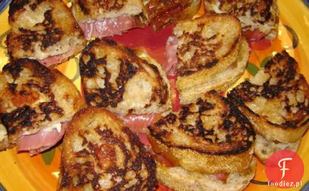 Grillowane kanapki Brie i figi z frytkami ze słodkich ziemniaków