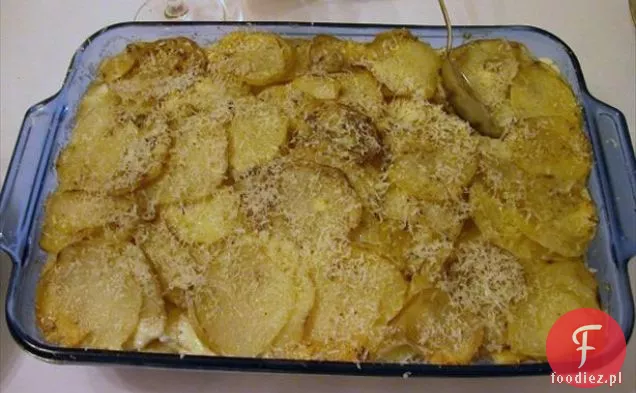 Wisconsin Romano i pieczone ziemniaki z czosnkiem