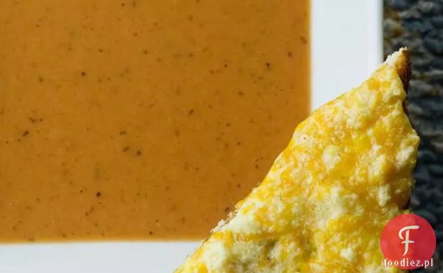 Kremowa Zupa Pomidorowa Z Grzankami Serowymi