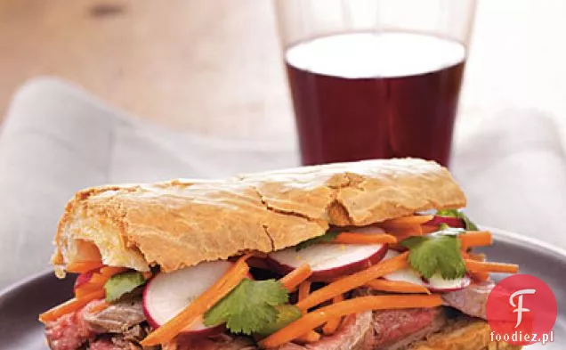 Kanapki Z Pieczoną Wołowiną W Stylu Banh Mi