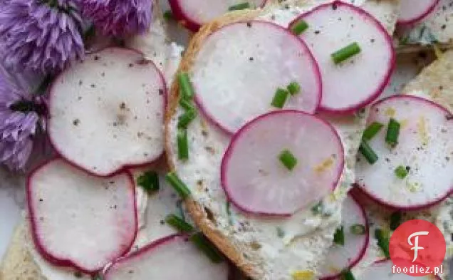 Turp Salatsi (Sałatka Z Rzodkiewki)