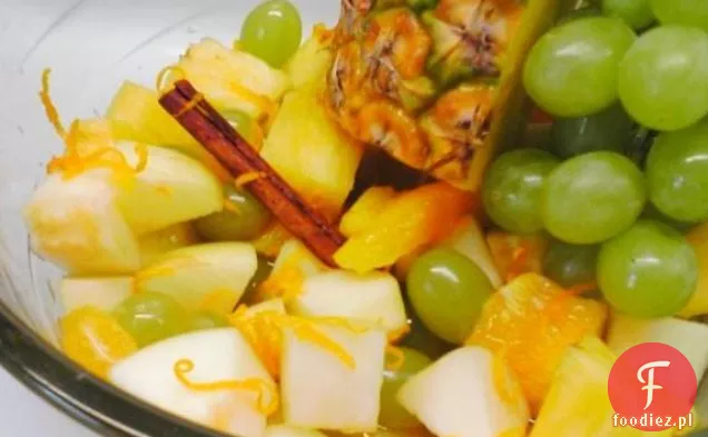 Wiosenna Sałatka z gorgonzolą i orzechami włoskimi