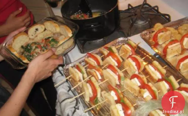 Grillowane szaszłyki z mozzarellą i pomidorami