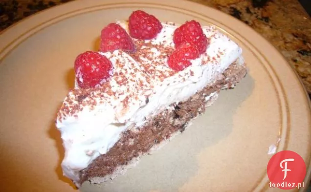 Czekoladowa Pavlova z malinami i śmietaną