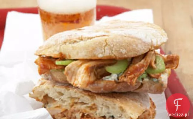 Panini Z Kurczaka Buffalo Z Serem Pleśniowym I Selerem