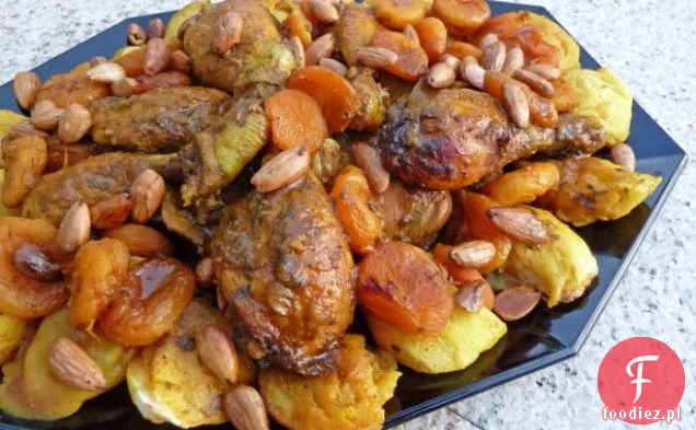 Tagine De Poulet Aux Abricots Et Aux Amandes-Morele Z Kurczaka Al
