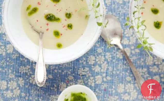 Zupa Z Korzenia Selera, Kopru Włoskiego I Słodkich Ziemniaków Z Pietruszką Migdałową