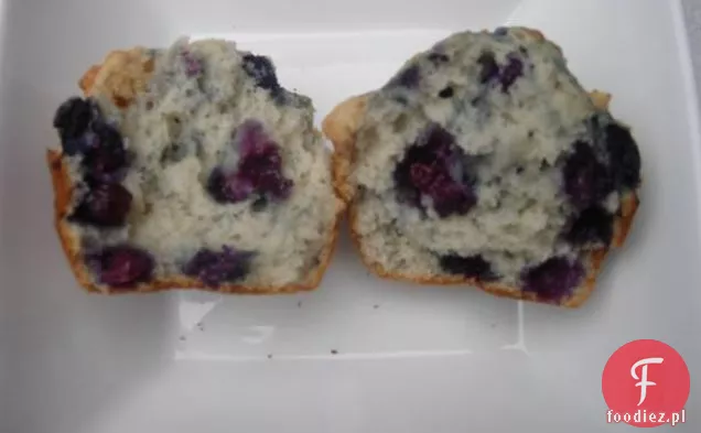 Babeczki nadziewane jagodami
