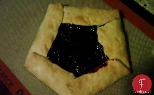 Sałatka Ze Świeżych Owoców Z Sosem Makowym