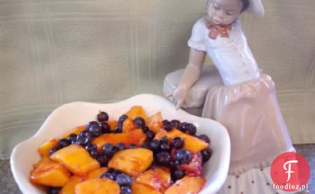 Sałatka owocowa z jagodami i Mango