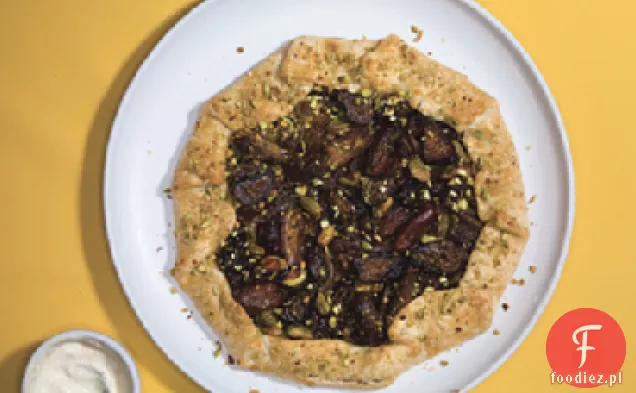 Crostata z suszonych owoców i orzechów