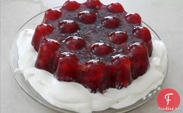 Sałatka z pomarańczy, orzecha włoskiego i suszonej żurawiny