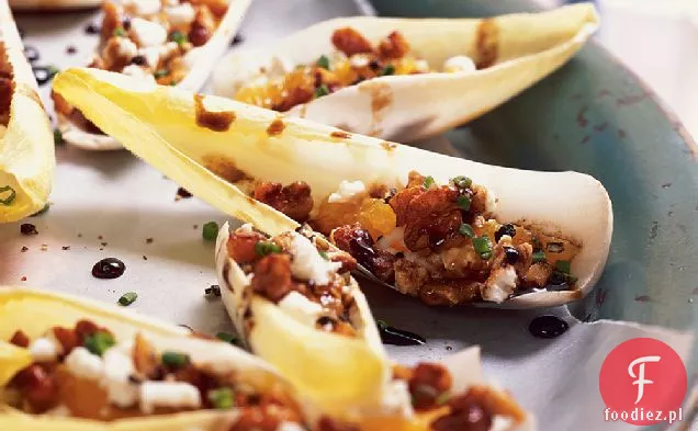 Endywia faszerowana kozim serem i orzechami włoskimi