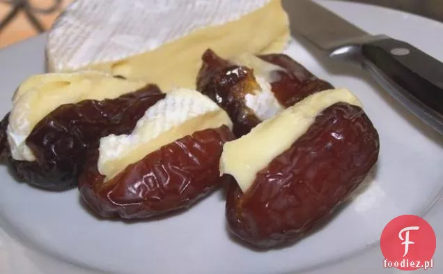 Stilton Date Dip