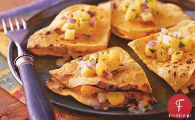 Ser i Hominy Quesadillas z tropikalną salsą