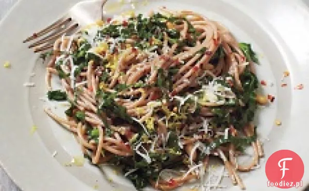 Spaghetti Z Zielenią Collard I Cytryną