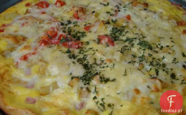 Pizza śniadaniowa z kiełbasą i jajkiem