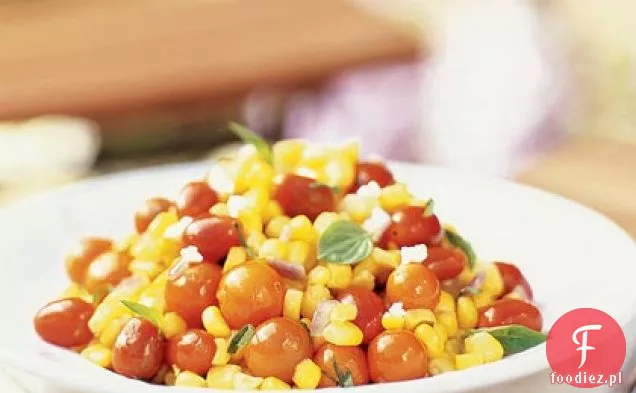 Sałatka z kukurydzy i pomidorów