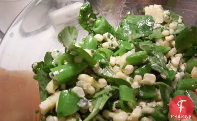 Sałatka Z Kukurydzy I Grochu Z Serem Pleśniowym Vinaigrette