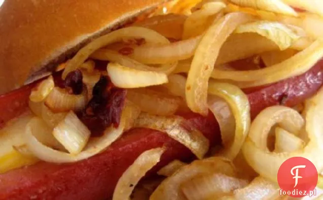 Hot Dogi Faszerowane Serem Z Pikantną Cebulą-Rachael Ray