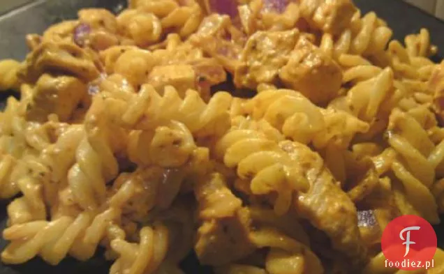 Kremowe Czerwone Pesto Kurczak Z Makaronem
