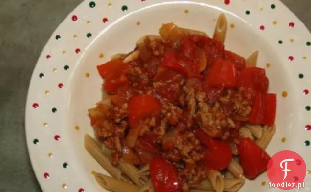 Penne z kiełbasą i papryką