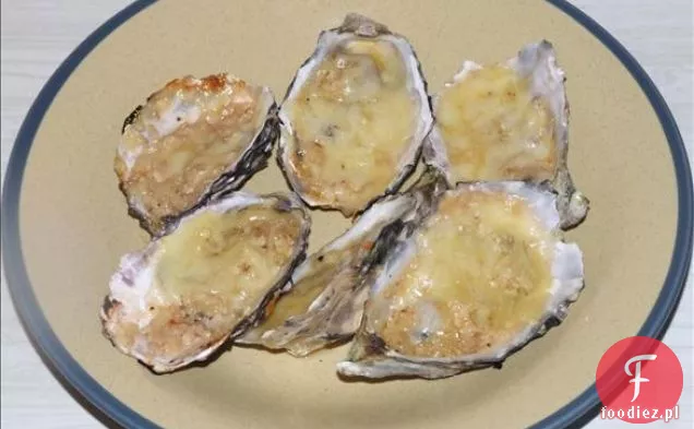 Ostrygi wędzone i Cheddar na solankach