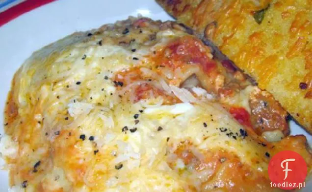 Slow Cooker serowa lasagne z kiełbasą i wołowiną