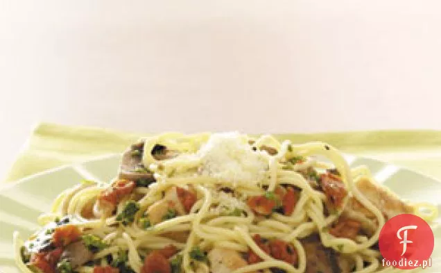 Łatwy Kremowy Parmezan Rigatoni (Rigatoni Alla Panna)