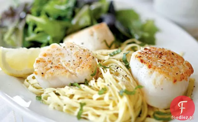 Zapiekane przegrzebki ze świeżym Linguine i serem Romano