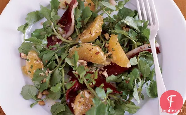 Sałatka z rukoli z Prosciutto, mandarynkami i orzechami laskowymi