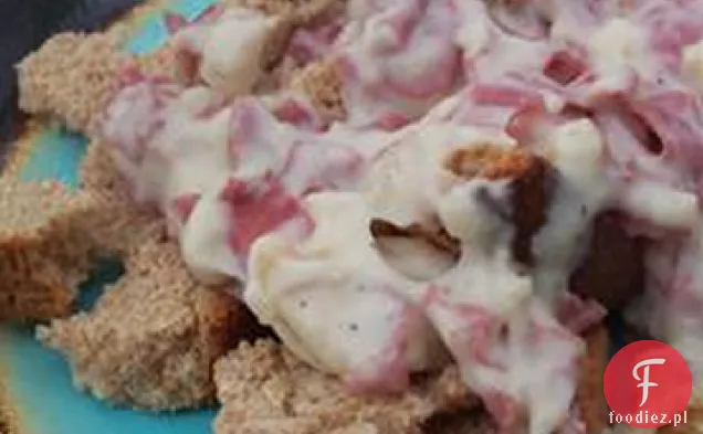 Mama ' s Easy Creamed Chipped Beef on Toast
