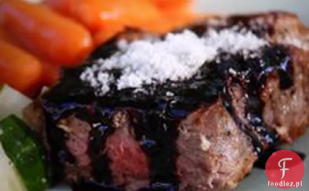 Filet Mignon z bogatą glazurą balsamiczną
