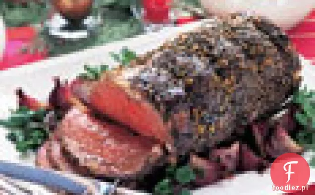 Czarny pieprz-Crusted stojące żeberka pieczone au Jus