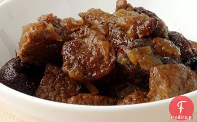 Tagine wołowy z suszonymi śliwkami i prażonymi migdałami