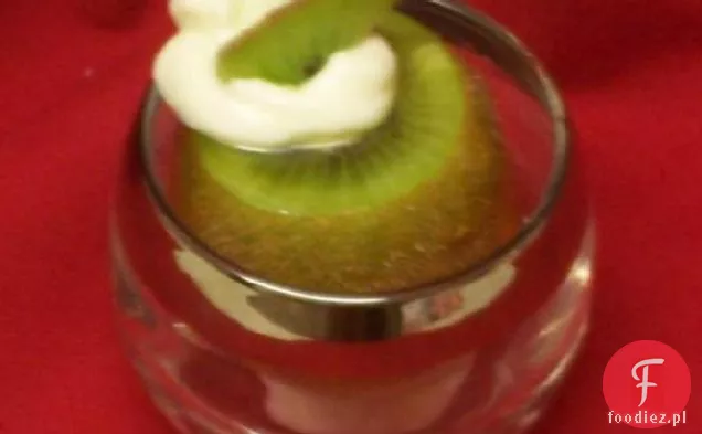 Kiwi z miodem i śmietaną
