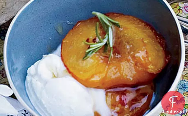 Pieczone brzoskwinie z lodami Mascarpone