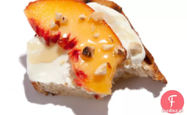 Brzoskwiniowo-orzechowy Mascarpone Bruschetta