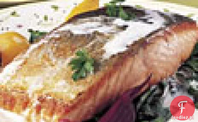 Arctic Char z kremem chrzanowym, słodko-kwaśnymi burakami i zielenią mniszka lekarskiego